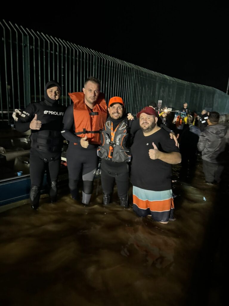 Neovenezianos atuam 18 horas em resgate no Rio Grande do Sul